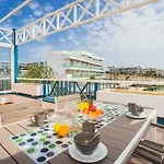 Pluton Apartment *